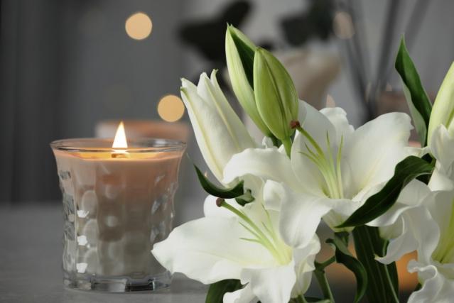 fleur et bougie deuil 