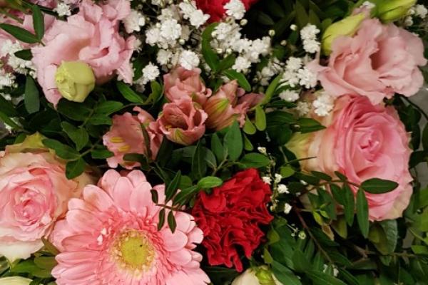 En douceur ,  Bouquet longues tiges aux couleurs tendres et sucrées