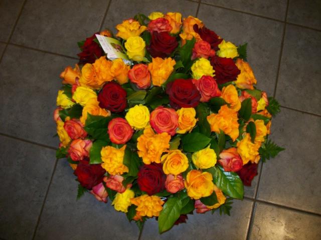 Coussin de roses gerbe uniquement de roses déclinable dans toutes les couleurs