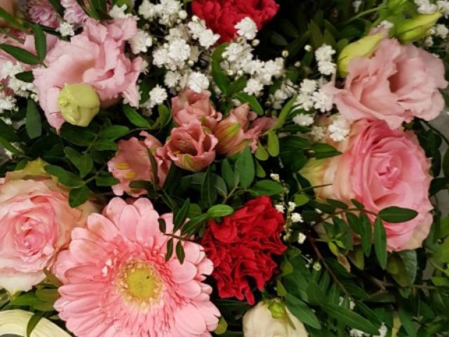 En douceur ,  Bouquet longues tiges aux couleurs tendres et sucrées