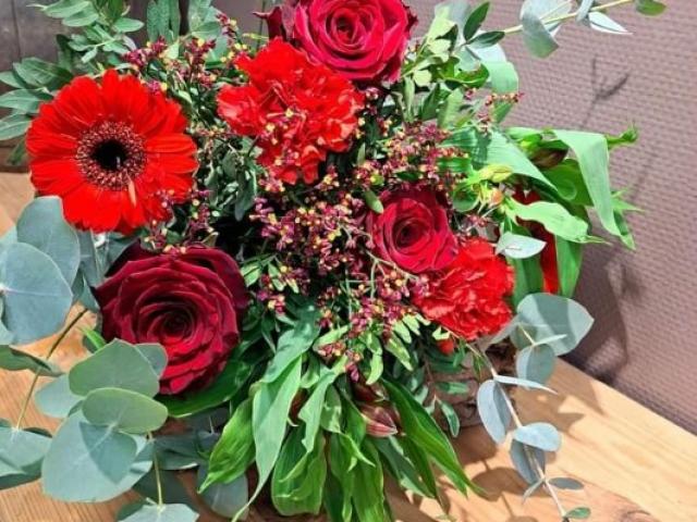 my love,  joli mélange de fleurs rouges pour déclarer son amour. 